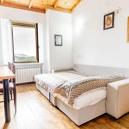 The Terrace Of Cerese-private Parking And Garden *