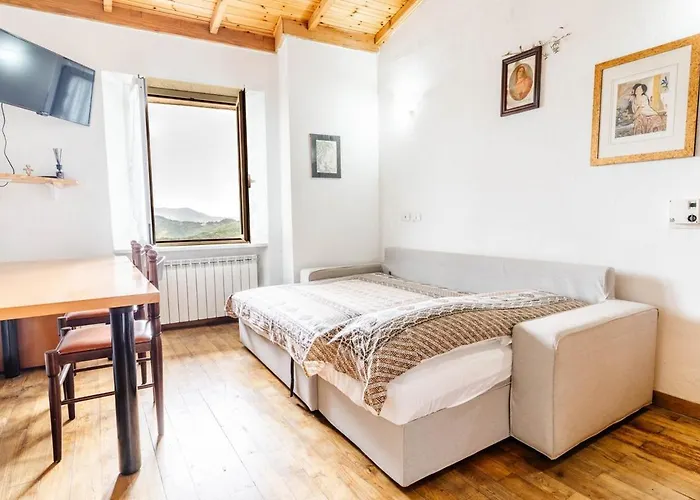 The Terrace Of Cerese-private Parking And Garden *