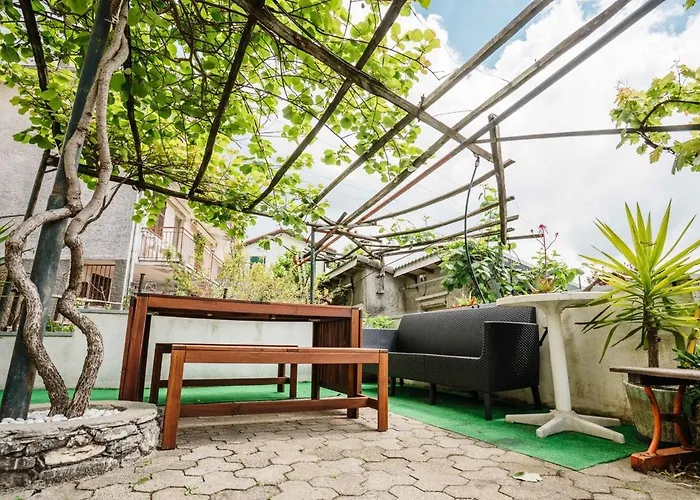 The Terrace Of Cerese-private Parking And Garden Nyaraló *